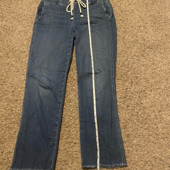 Lightweight denim cropped pants from NYDJ - Picture 4 of 8